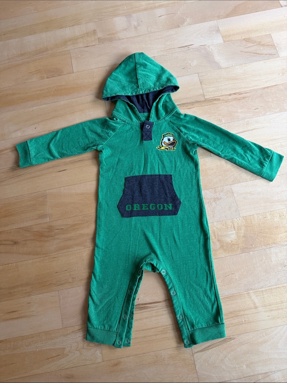 Oregon Ducks Green Hooded Baby One-Piece with Grey Pocket